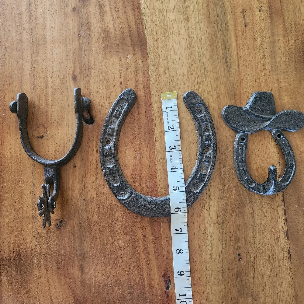 Vintage Lot of 3 Cast Iron Rustic Cowboy Horse Theme Horseshoe Wall Decor